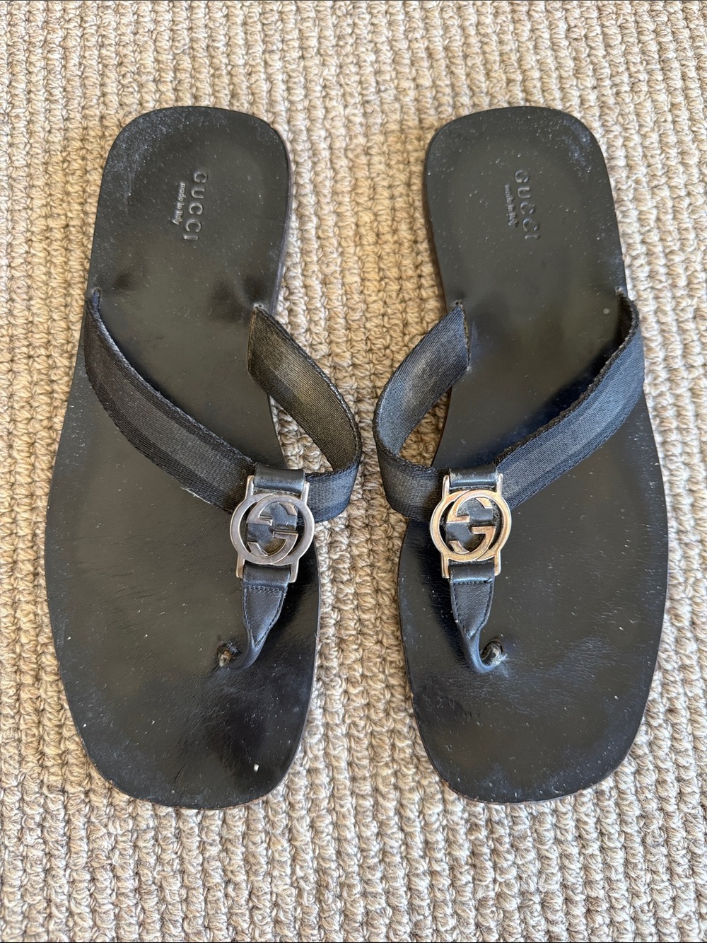 Gucci Black Women's Interlocking G Thong Sandals (as is condition) size 40